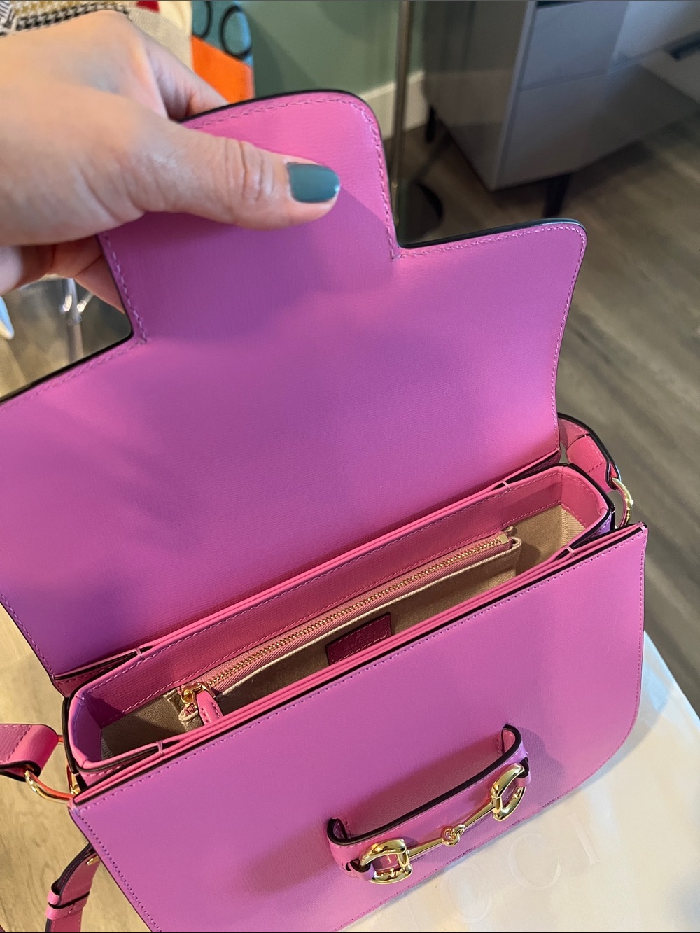 Gucci Pink Leather Crossbody with Gold Horsebit - Picture 5 of 7